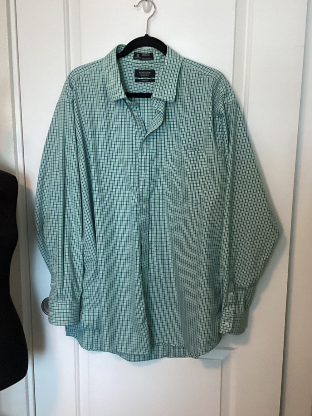 Nordstrom’s men’s shop Light Green Checked Button-Up Dress Shirt 18.5